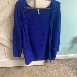 Royal blue knit oversized sweater. Grecerelle, size large